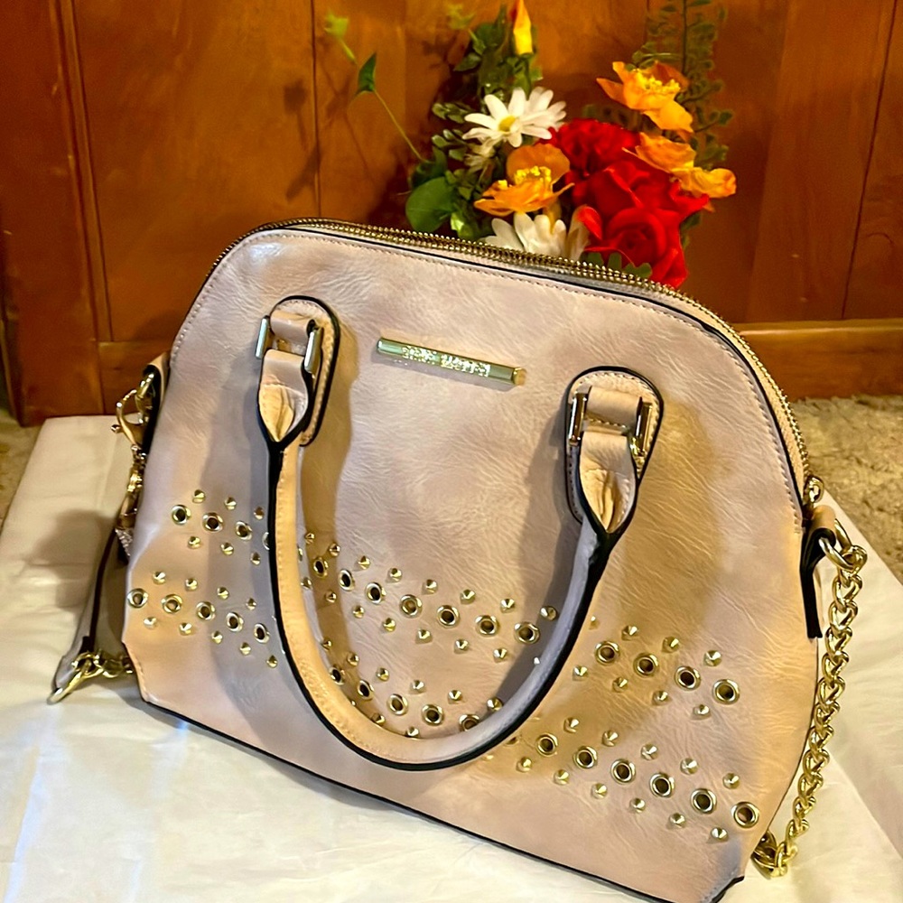 Beautiful bag, excellent condition, rarely used, Steven Madden, rose color.